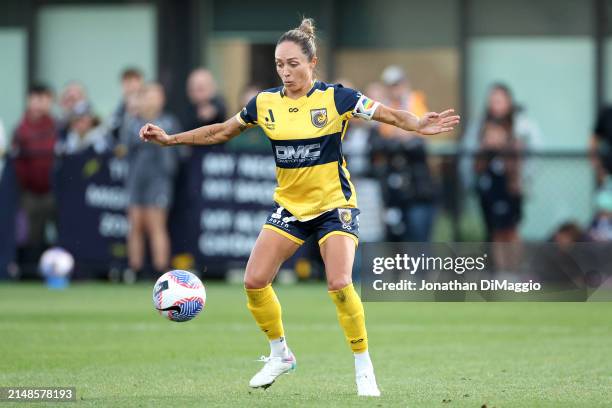 Kyah Simon of the Mariners in action during the A-League Women Elimination Final match between Melbourne Victory and Central Coast Mariners at Home...