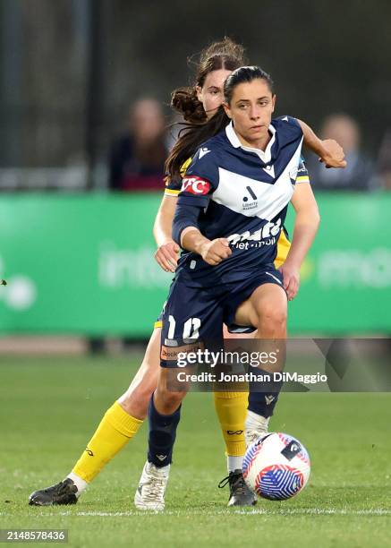 Alexandra Chidiac of Melbourne Victory in action during the A-League Women Elimination Final match between Melbourne Victory and Central Coast...