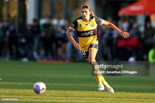 Rola Badawiya of the Mariners in action during the A-League Women Elimination Final match between Melbourne Victory and Central Coast Mariners at...