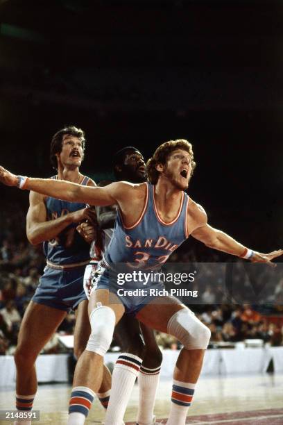 Bill Walton of the San Diego Clippers fights for position under the basket during a circa 1980 NBA game. NOTE TO USER: User expressly acknowledges...