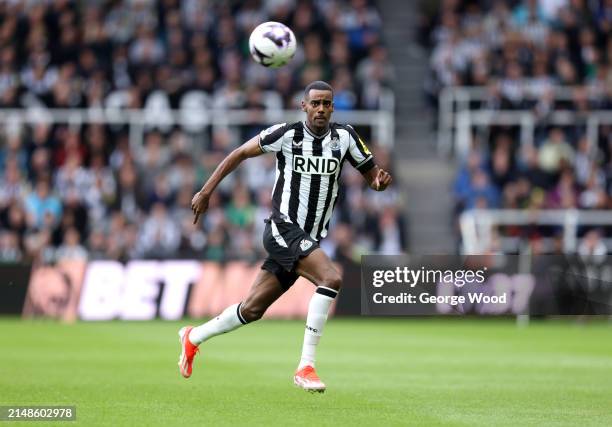 Alexander Isak of Newcastle United chases the ball during the Premier League match between Newcastle United and Tottenham Hotspur at St. James Park...