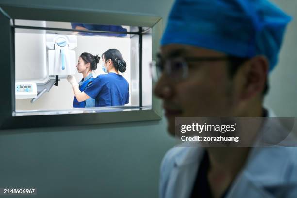 escaneo panorámico 3d y tomografía preparatoria - radiologia dental fotografías e imágenes de stock