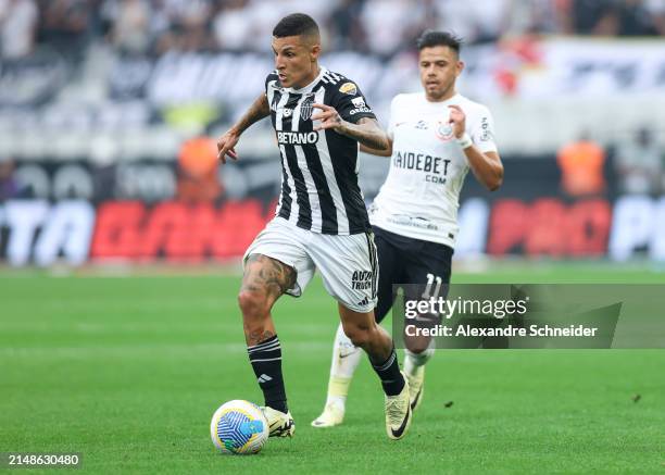 Guilherme Arana of Atletico MG controls the ball during a match between Corinthians and Atletico MG as part of Brasileirao Series A at Neo Quimica...