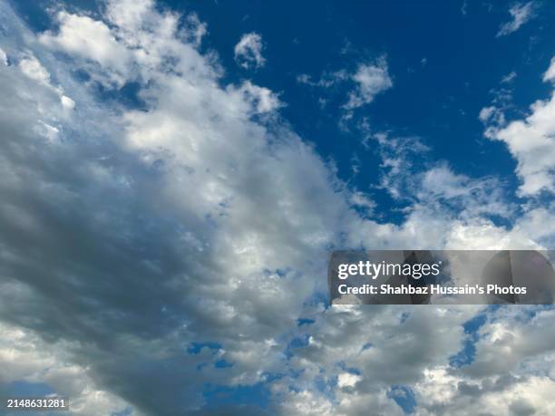 beautiful dramatic clouds blue sky - kuwait landscape stock pictures, royalty-free photos & images