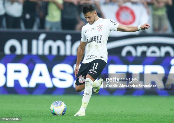 Romero of Corinthians controls the ball during a match between Corinthians and Atletico MG as part of Brasileirao Series A at Neo Quimica Arena on...