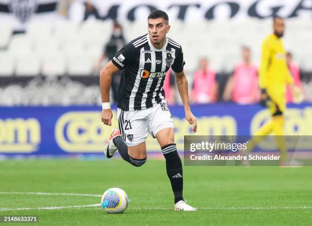 Battaglia of Atletico MG controls the ball during a match between Corinthians and Atletico MG as part of Brasileirao Series A at Neo Quimica Arena on...