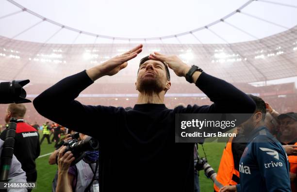 Xabi Alonso, Head Coach of Bayer Leverkusen, celebrates after winning the Bundesliga match between Bayer 04 Leverkusen and SV Werder Bremen at...