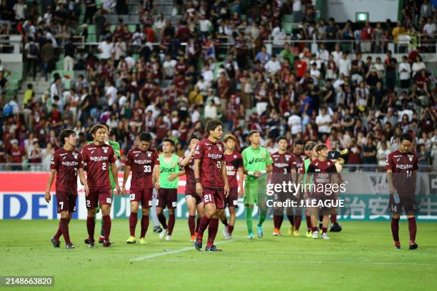 Vissel Kobe players react after the 1-1 draw in the J.League J1 match between Vissel Kobe and Sanfrecce Hiroshima at Noevir Stadium Kobe on August...