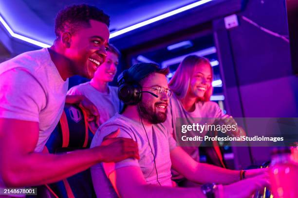 Gamer Crowd 208 Esport Crowd Stock Photos, High-Res Pictures, and Images - Getty Images