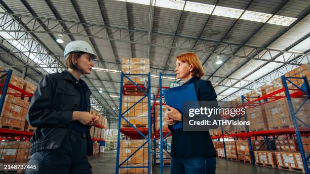 warehouse operational briefing - strategy execution stock pictures, royalty-free photos & images