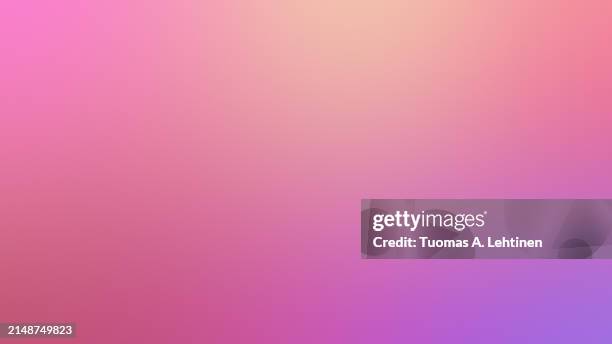 soft, bright, vibrant and blurred pink, orange and purple color gradient background. - bunter hintergrund stock-fotos und bilder