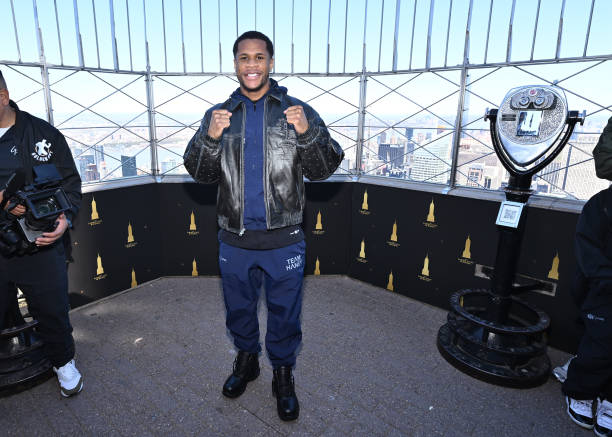 NY: Ryan Garcia, Devin Haney and Oscar de la Hoya Face-Off at the Empire State Building