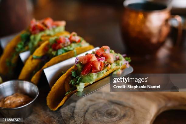 tacos fish plate - mexican food foto e immagini stock