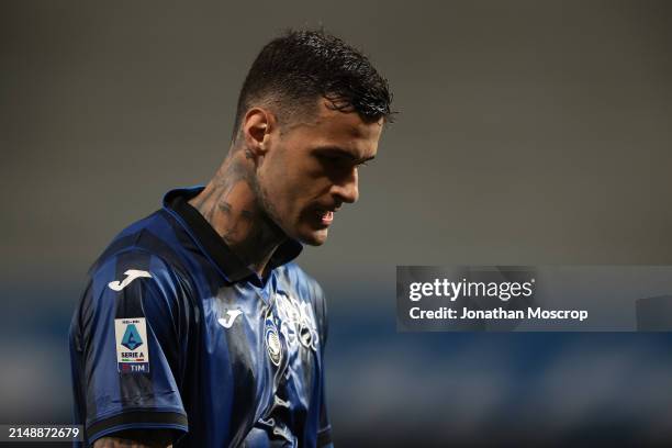 Gianluca Scamacca of Atalanta reacts as he leaves the field of play at half time of the Serie A TIM match between Atalanta BC and Hellas Verona FC -...