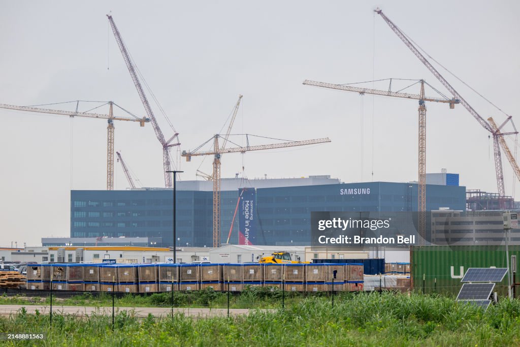 Biden Administration Awards Samsung $6.4 Billion To Upgrade Chip Manufacturing