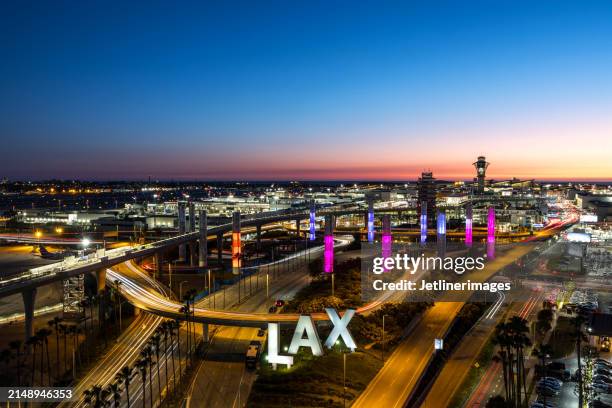 angeles international airport - lax - los angeles international airport stockfoto's en -beelden