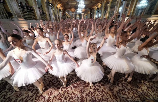 NY: Youth America Grand Prix Breaks Guinness World Record For Most Ballerinas En Pointe Simultaneously