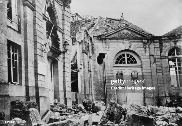 Verdun, entrance to Archbishop's Palace, 1916. Damage done to the Archbishop's Palace in Verdun, France during World War I. Creator: Bain News...
