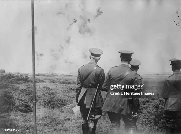 King George V sees trench bombing, 7 Jul 1917. Trench mortar bombardment during King George V's visit to the Gas School, Helfaut, France on July 7,...