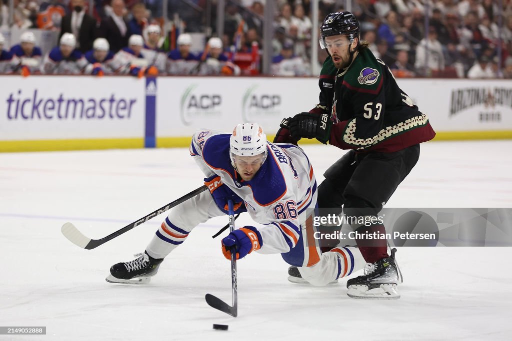 Edmonton Oilers v Arizona Coyotes