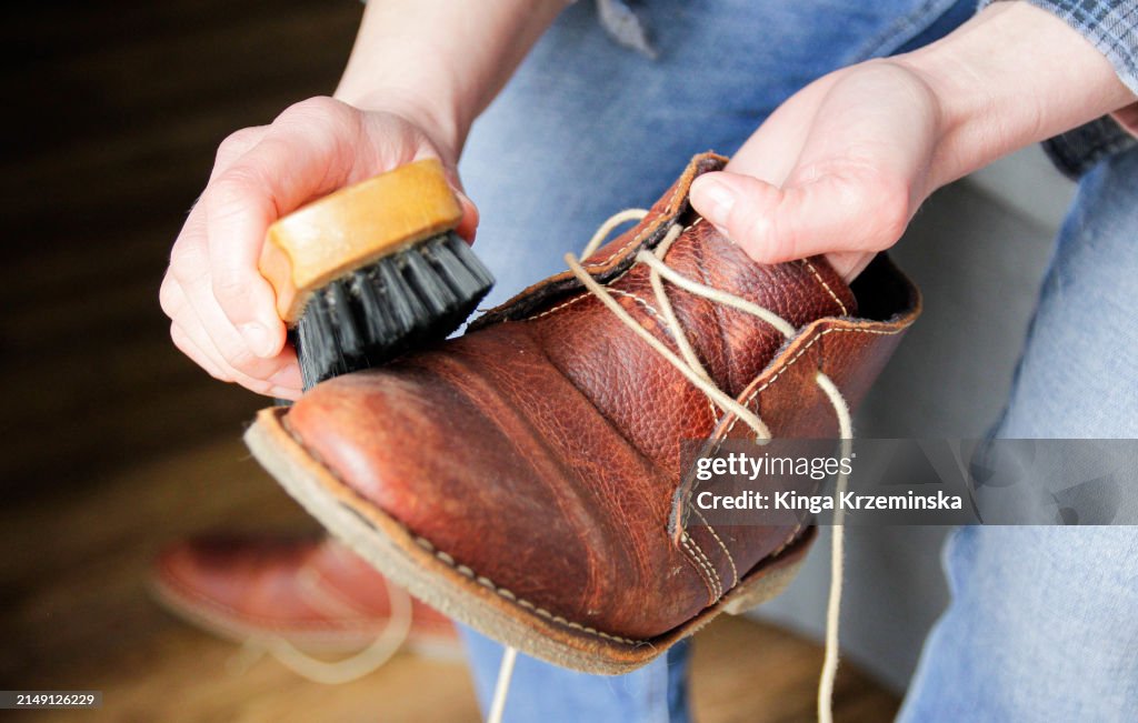 Cleaning shoes