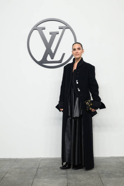 CHN: Louis Vuitton Prefall 2024 Show