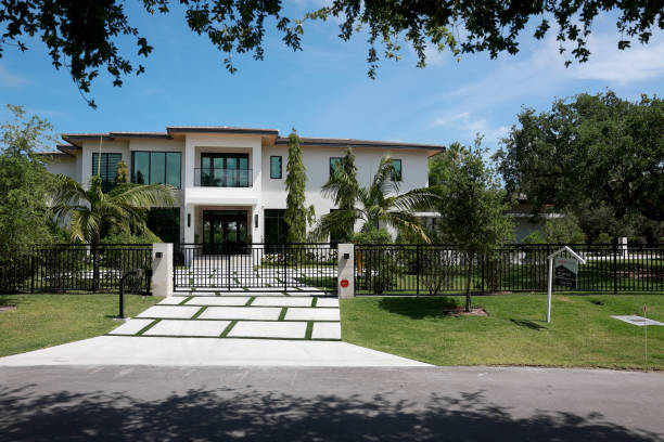 FL: Luxury Home Sellers Cut Prices In Post-Pandemic Market Correction