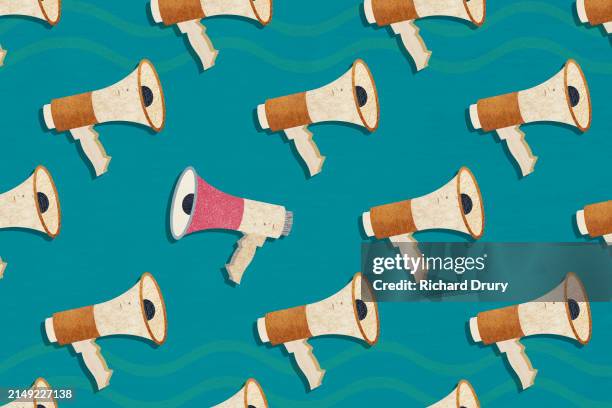 stand out from the crowd megaphone - charismatic photos et images de collection
