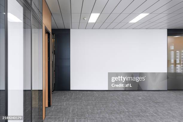 office walls and spaces - pared fotografías e imágenes de stock