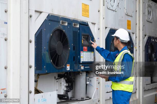 Reefer Container Temperature Controller 257 Temperature Controlled Box Stock Photos, High-Res Pictures, and ...