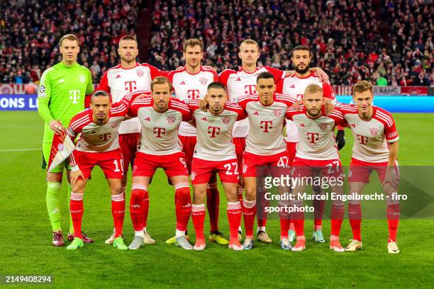Players of FC Bayern München line up for a team picture ahead of the UEFA Champions League quarter-final second leg match between FC Bayern München...