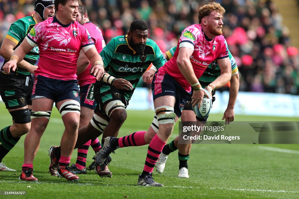 Ollie Chessum of Leicester Tigers moves away with the ball during the ...