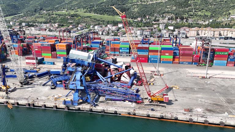 Port Container Crash 534 Container Ship Accident Stock Videos, Footage, & 4K Video Clips ...