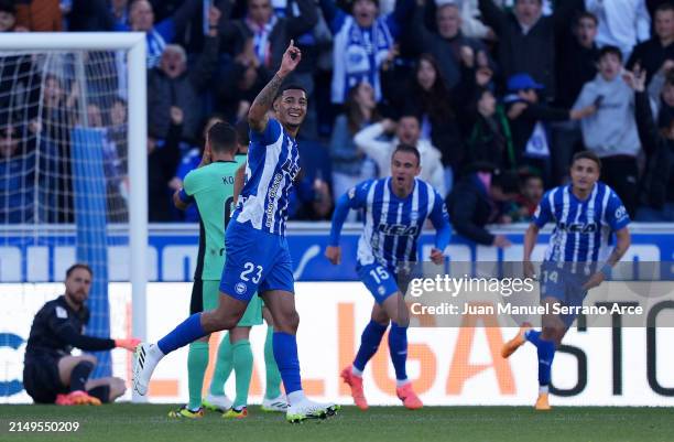 Carlos Benavidez of Deportivo Alaves celebrates scoring his team's first goal during the LaLiga EA Sports match between Deportivo Alaves and Atletico...