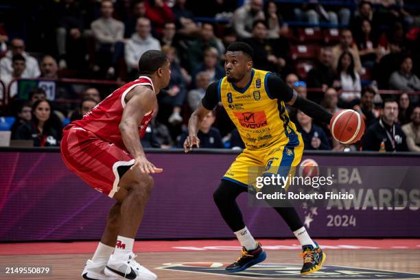 Kyle Hines of EA7 Emporio Armani Milan and Sek Henry of Givova Scafati Basket in action during the LBA Lega Basket Serie A Round 28 match between EA7...