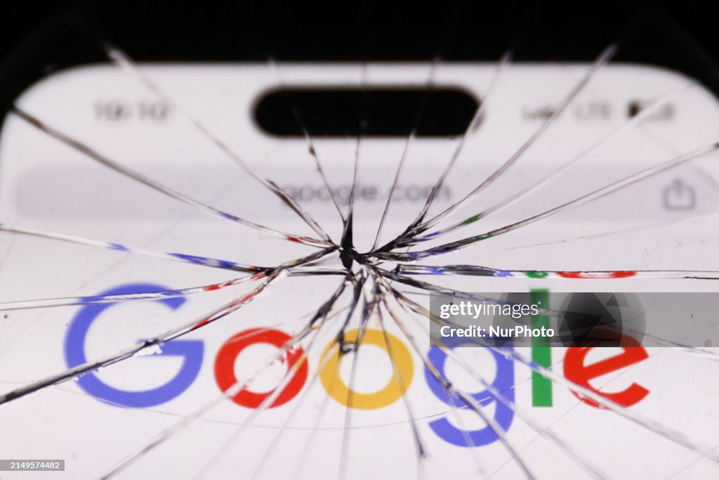 Social Media Apps Through The Broken Glass