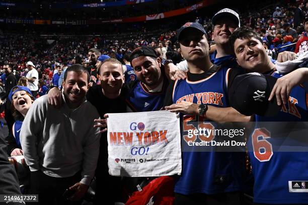 Knicks Rioting 2,100 Knicks Fan Stock Photos, High-Res Pictures, and Images - Getty Images