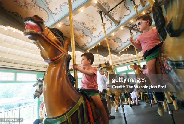 Baca J 19 Dentzel Carousel Stock Photos, High-Res Pictures, and Images - Getty ...