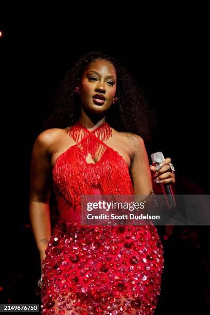 Temes Singer 108 Tems Singer Stock Photos, High-Res Pictures, and Images - Getty Images