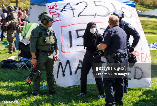 State Trooper Riot 157 Indiana State Police Stock Photos, High-Res Pictures, and Images ...