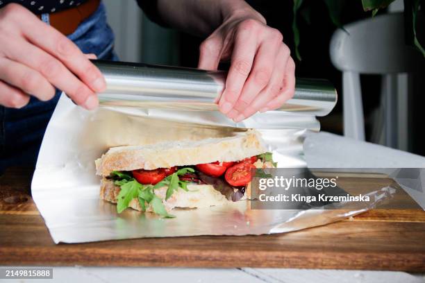 sandwich - aluminium photos et images de collection