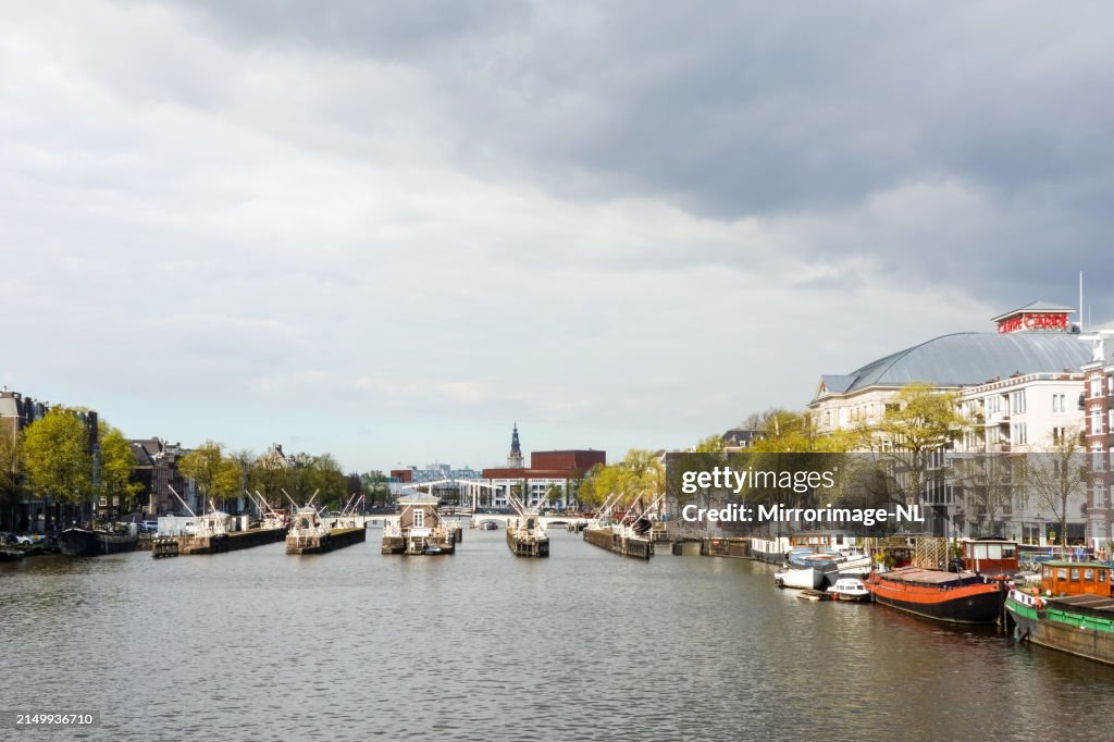 Teatro Carré e o rio Amstel