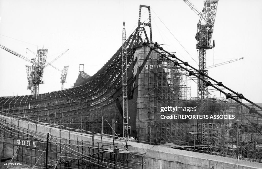 Construction du Yoyogi National Gymnasium à Tokyo