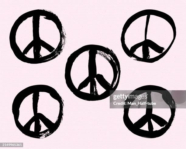 handgezeichnete friedenssymbole - no war schild stock-grafiken, -clipart, -cartoons und -symbole