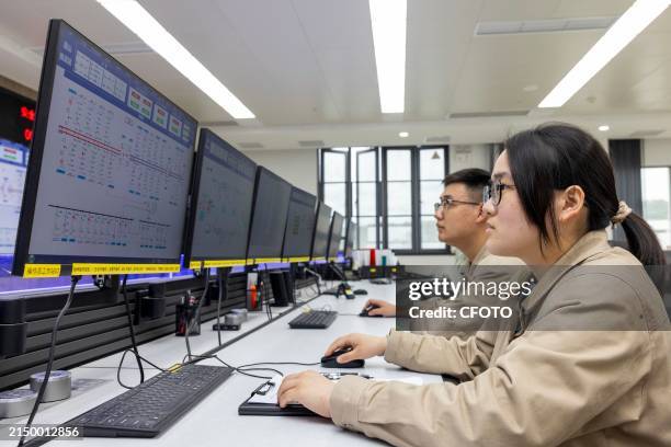 Process Operator Control Station 92 Operator In Power Station Control Room Stock Photos, High-Res ...