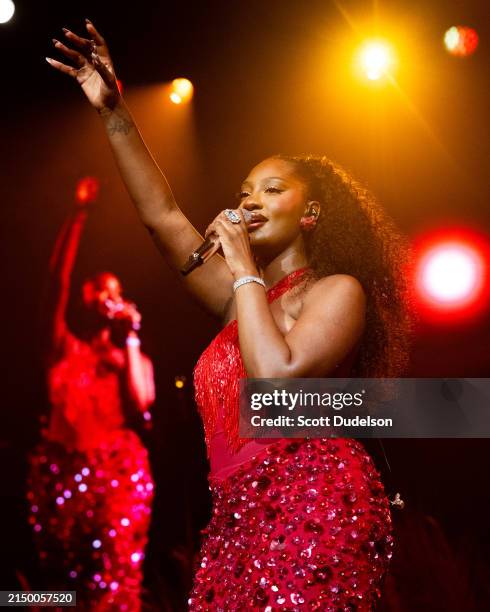Temes Singer 120 Tems Singer Stock Photos, High-Res Pictures, and Images - Getty Images
