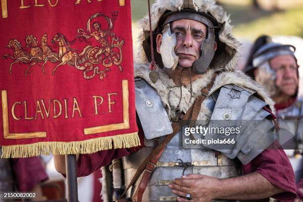 reenactment of the birth of ancient rome empire - roman centurion stock pictures, royalty-free photos & images