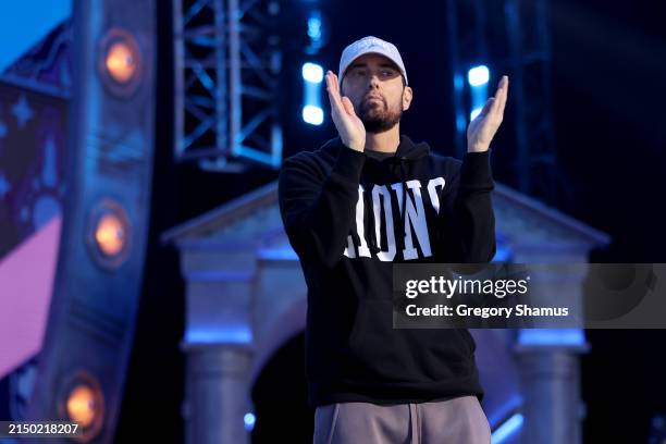 Em Niem Rapper 1,875 Eminem Rapper Stock Photos and High-Res Images - Getty Images