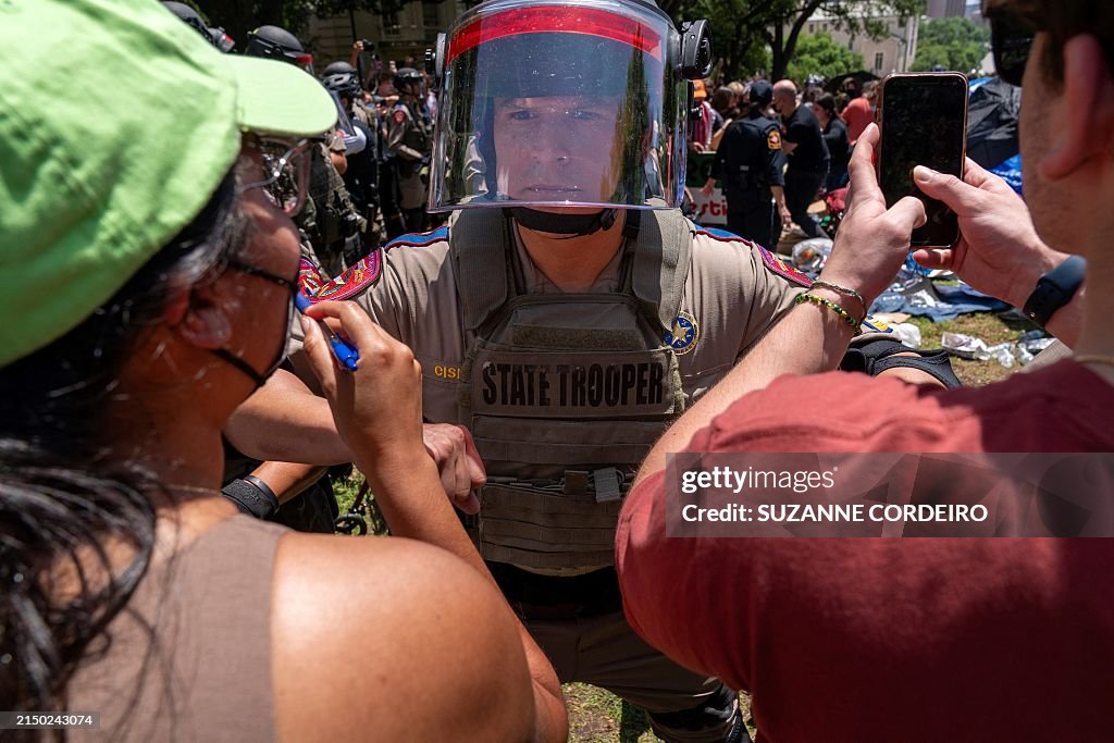 TOPSHOT-US-PALESTINIAN-ISRAEL-CONFLICT-EDUCATION-DEMONSTRATION