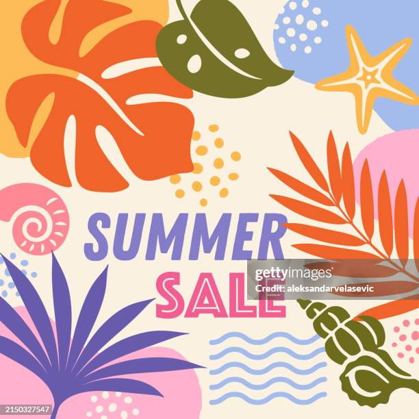 illustrazioni stock, clip art, cartoni animati e icone di tendenza di sfondo estivo con foglie tropicali, conchiglie e stelle marine - monstera
